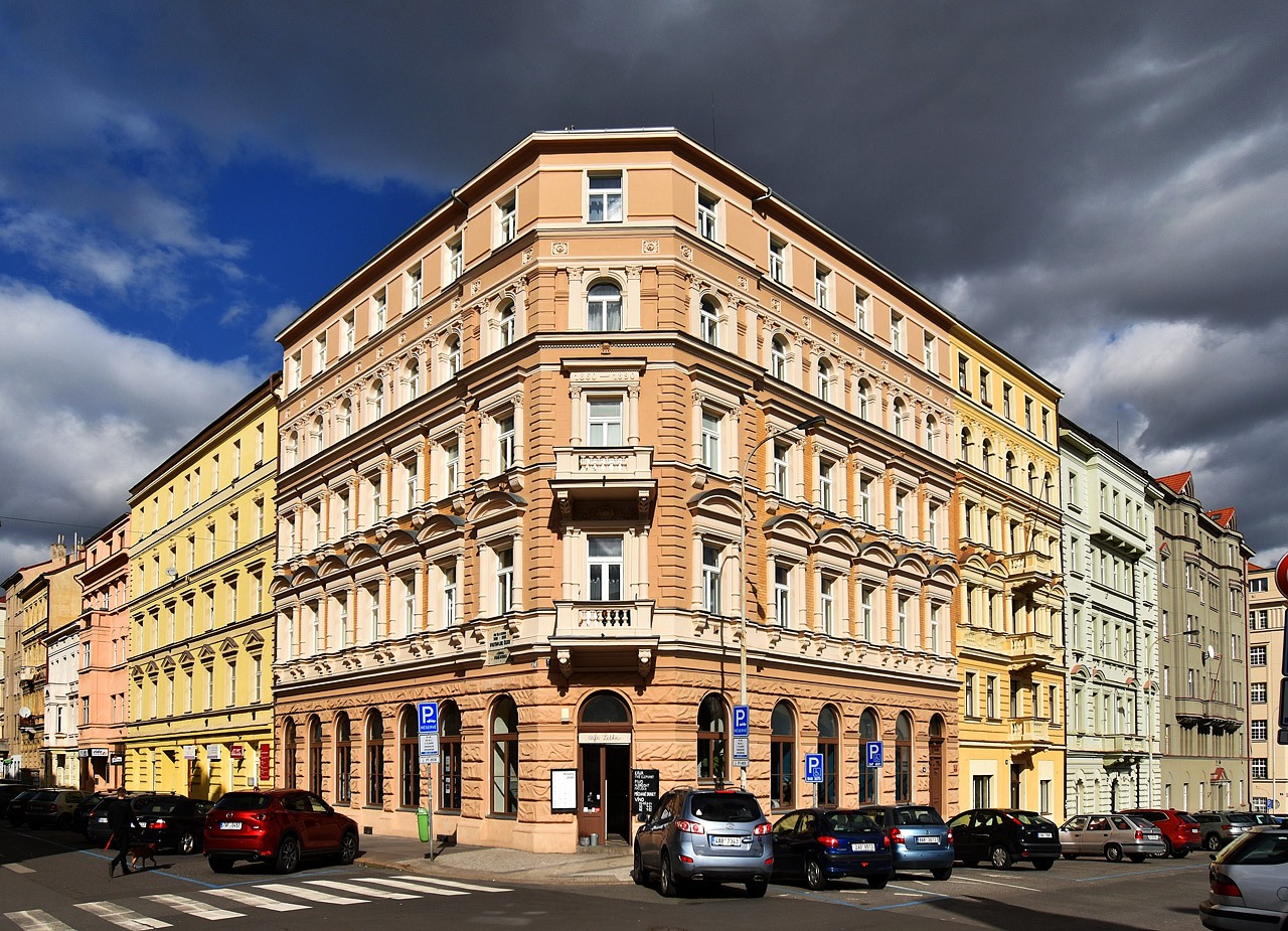 Прага, Ovenecká, 6; Ovenecká, 4; Letohradská, 44 / Ovenecká, 2; Letohradská, 42; Letohradská, 40; Letohradská, 38 / U Letenského sadu, 3 Прага, Ovenecká, 6; Ovenecká, 4; Letohradská, 44 / Ovenecká, 2; Letohradská, 42; Letohradská, 40; Letohradská, 38 / U Letenského sadu, 3