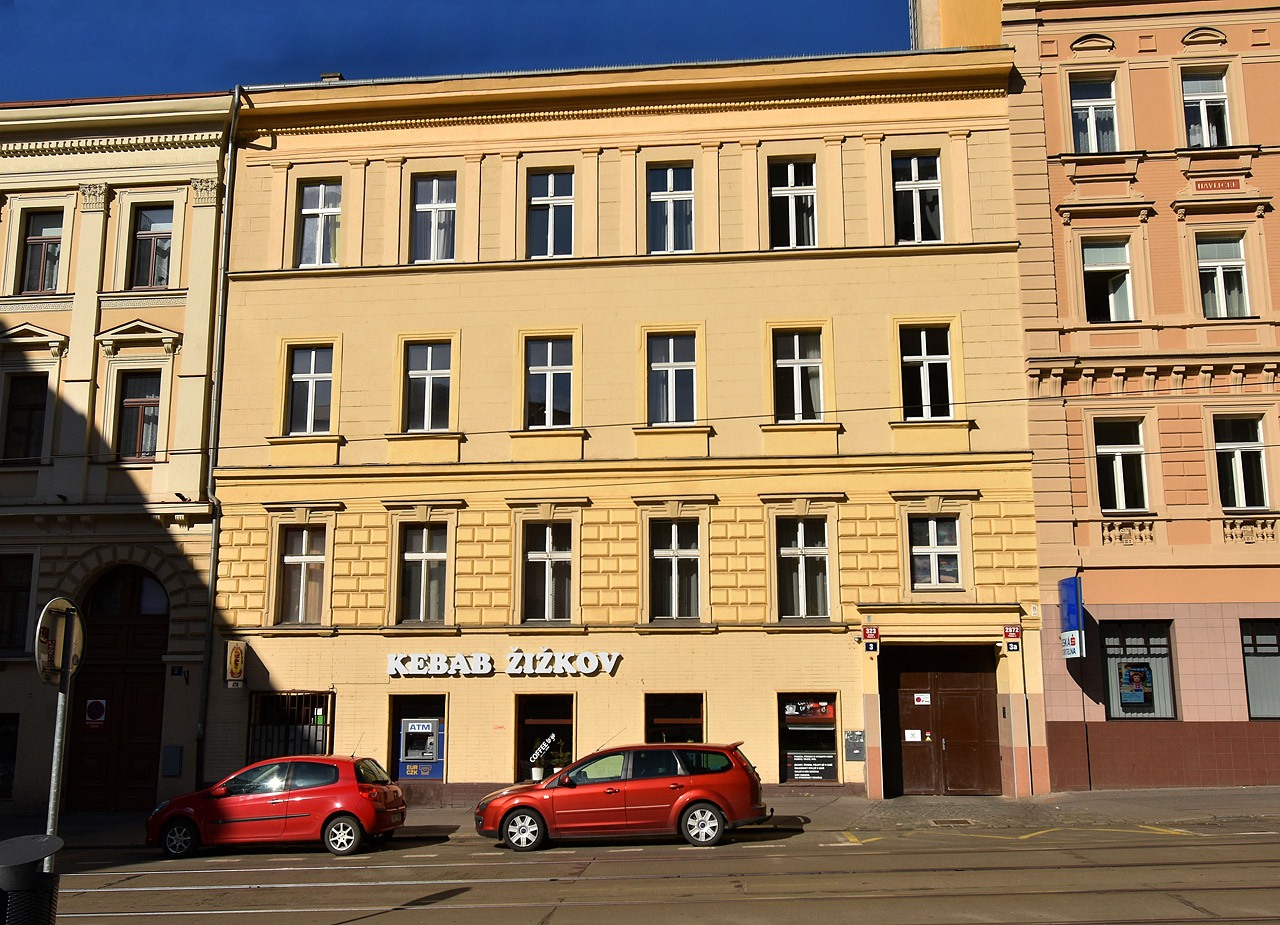 Прага, Sladkovského náměstí, 3