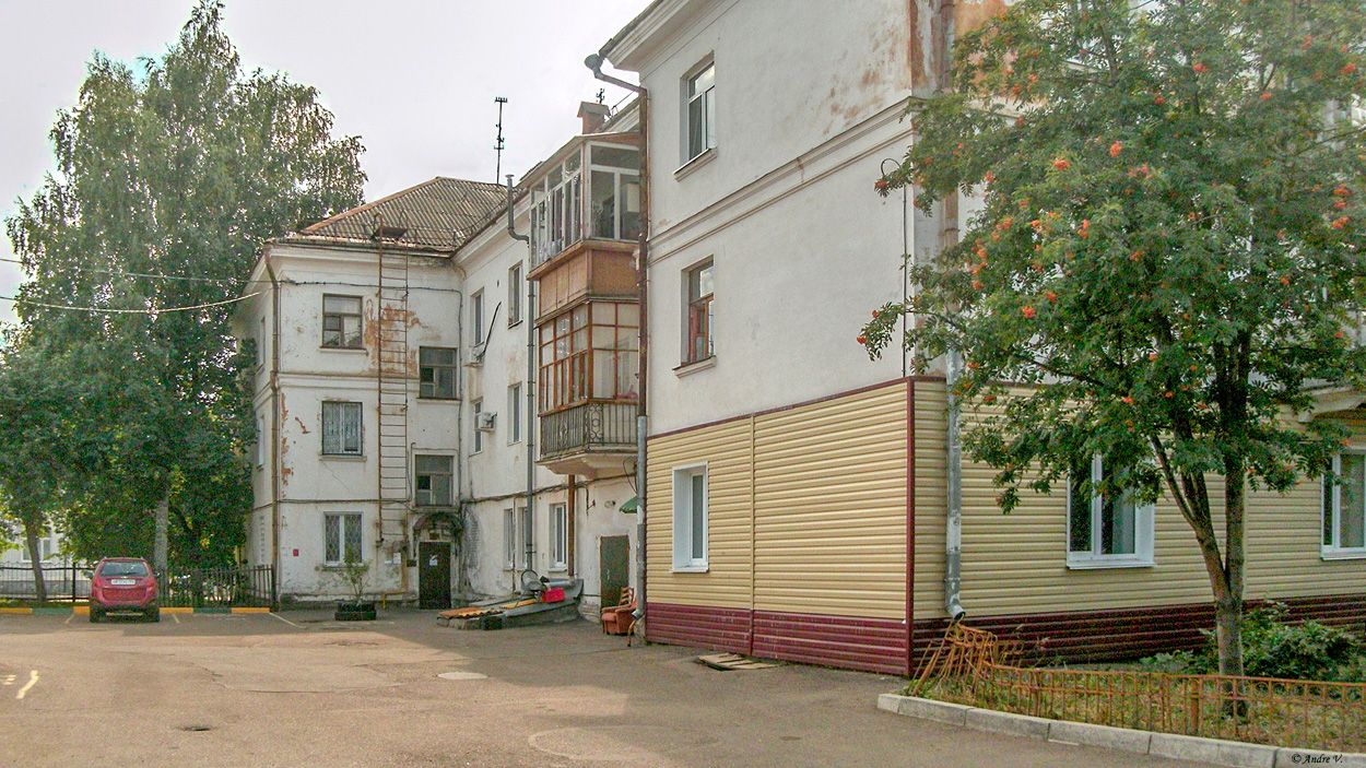 Салават, Улица Мажита Гафури, 2 / Улица Юрия Гагарина, 11
