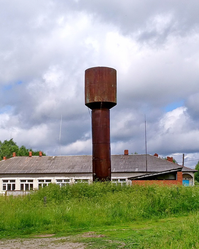 Переславский район, прочие н.п., с. Лыченцы, Школьная улица, 2*
