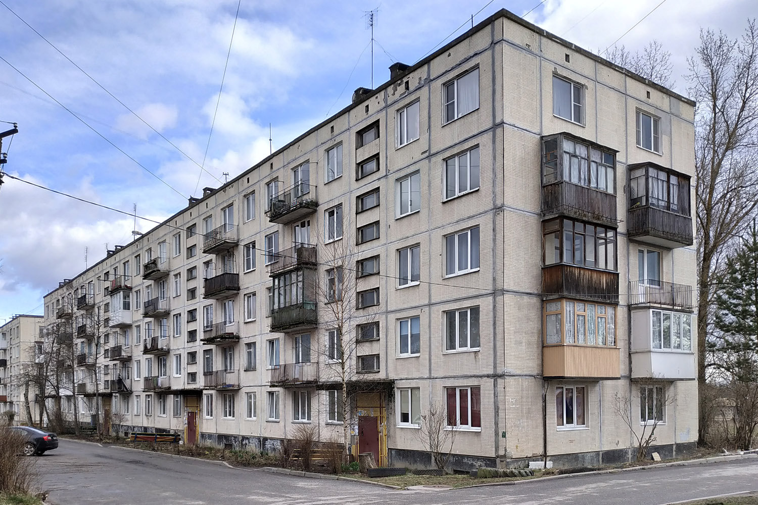 Тосненский район, прочие н. п., Любань, проспект Мельникова, 13