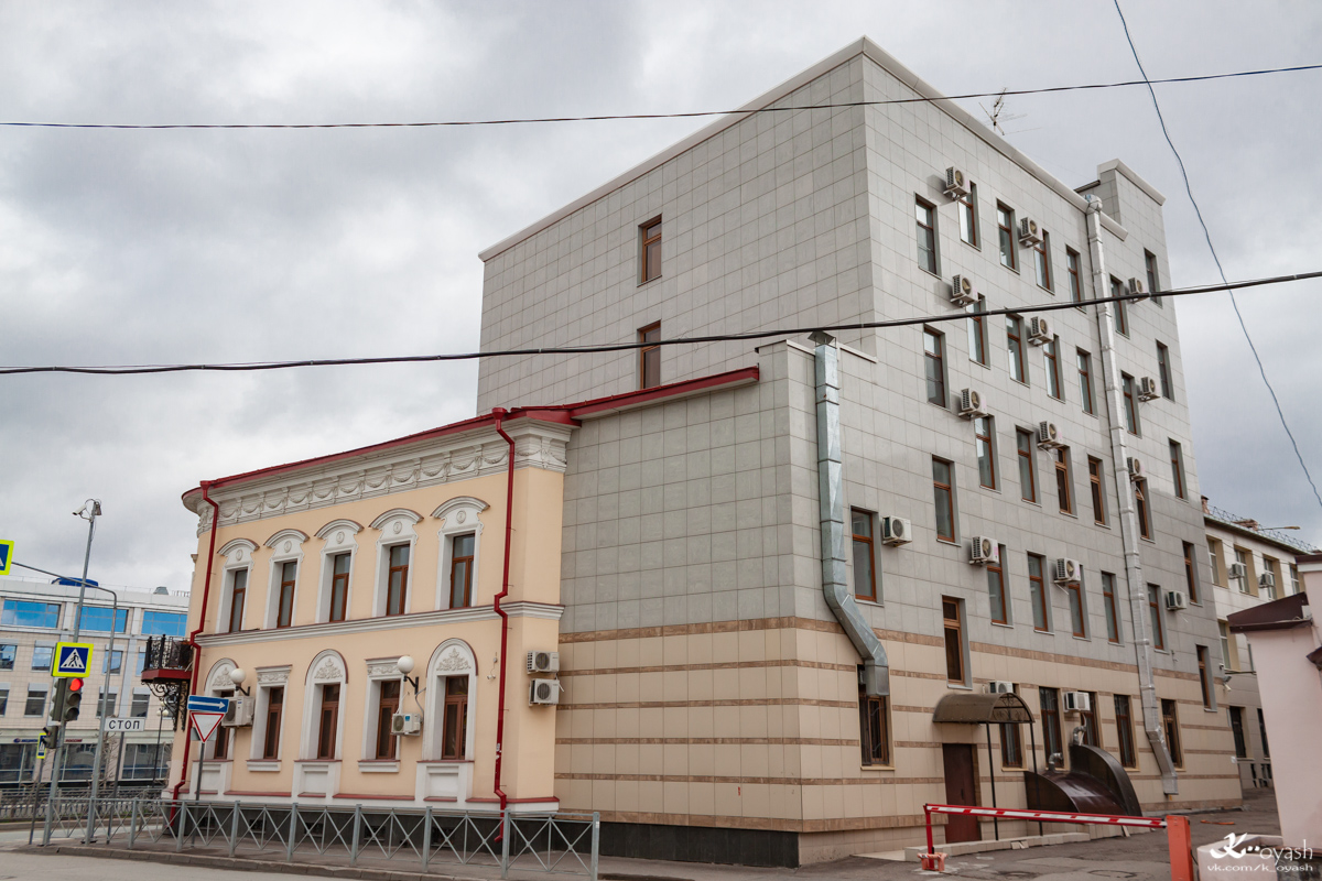 Казань, Лево-Булачная улица, 36 / Улица Тази Гиззата, 1