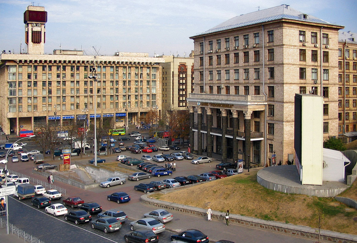 Киев, Улица Крещатик, 16-18; Улица Крещатик, 7-11 / Институтская улица