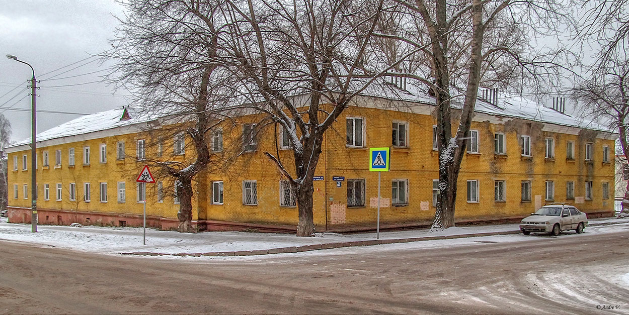 Уфа, Улица Суворова, 70 / Улица Коммунаров, 56