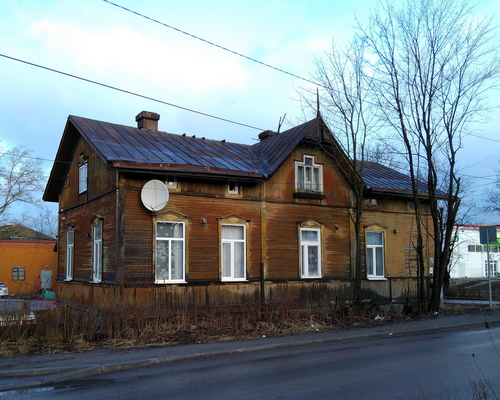 Сортавала, Улица Петрова, 4 / Улица Маяковского, 2