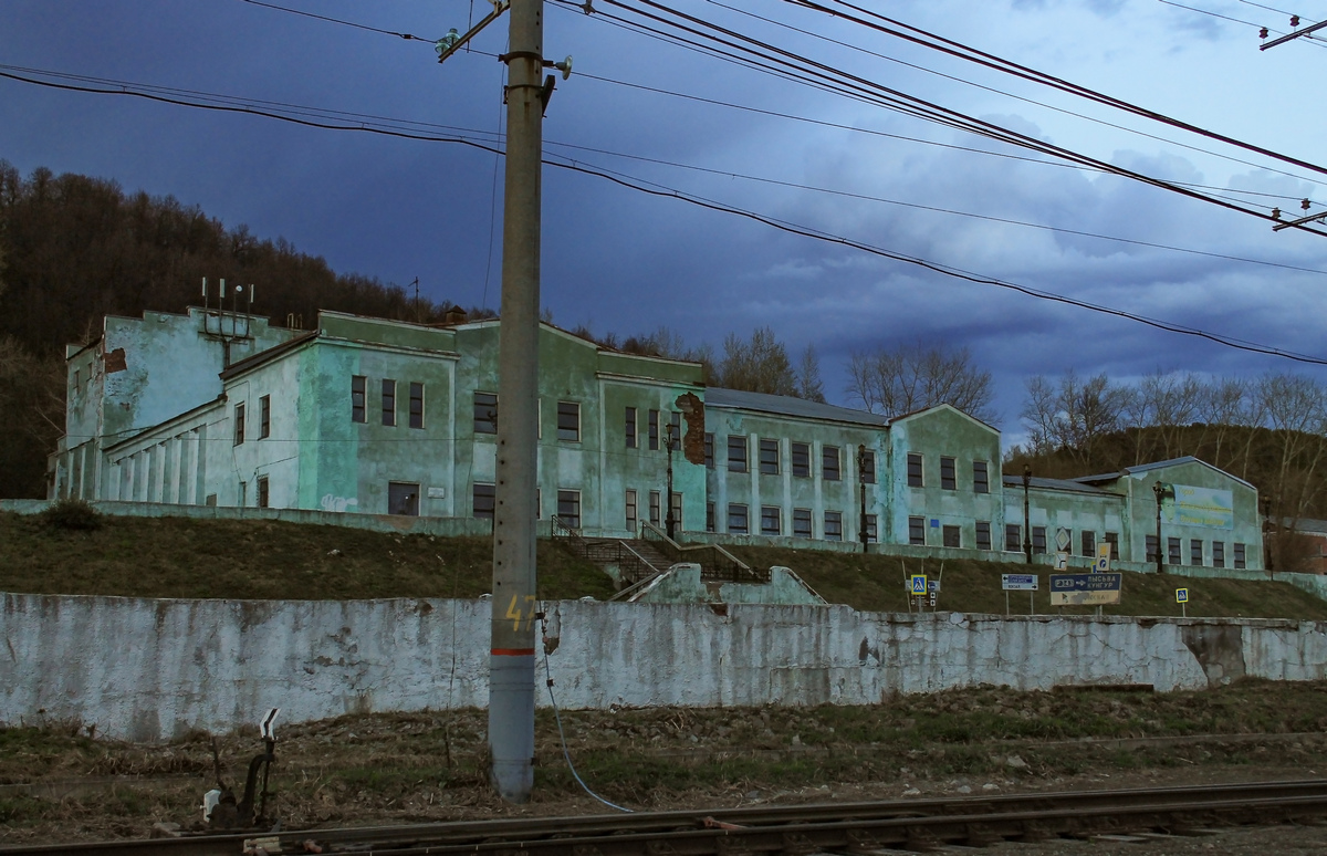 Чусовой, Улица Матросова, 1