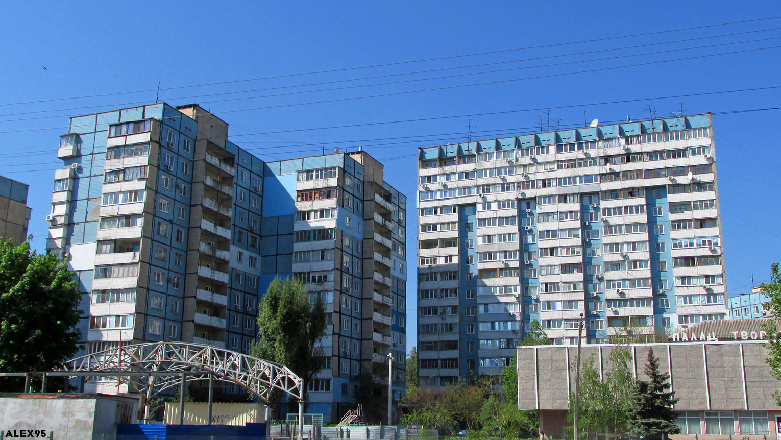Днепр, Улица Юрия Кондратюка, 30; Улица Юрия Кондратюка, 28; Улица Юрия Кондратюка, 24