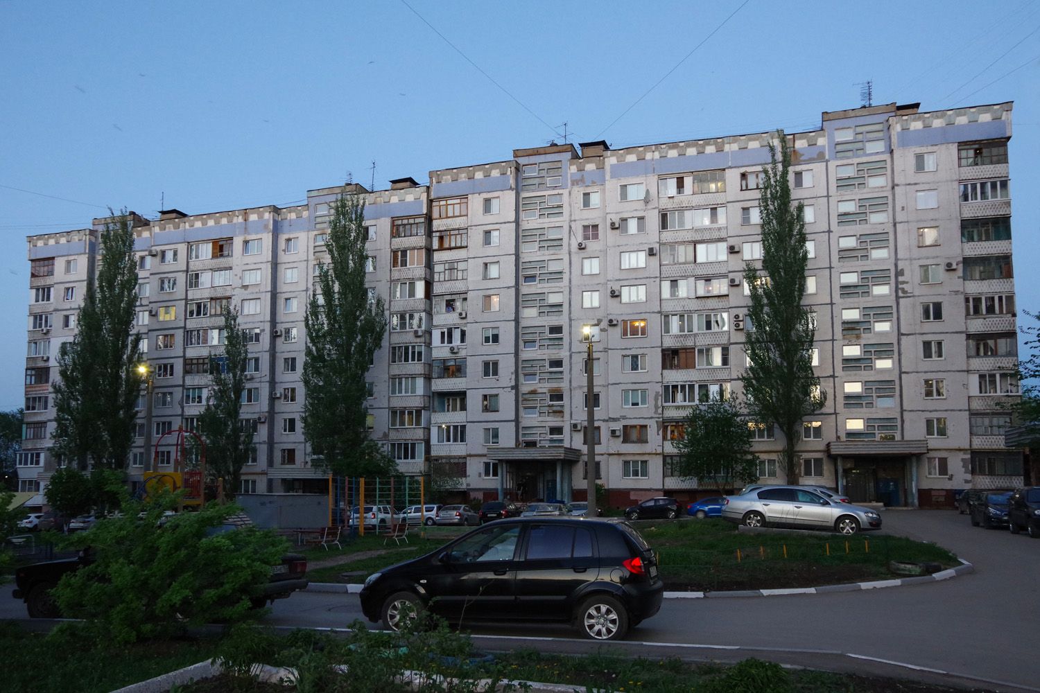 Novokuybyshevsk, Улица Бочарикова, 4
