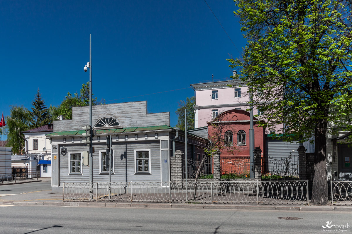 Казань, Улица Максима Горького, 25 / Улица Муштари, 28