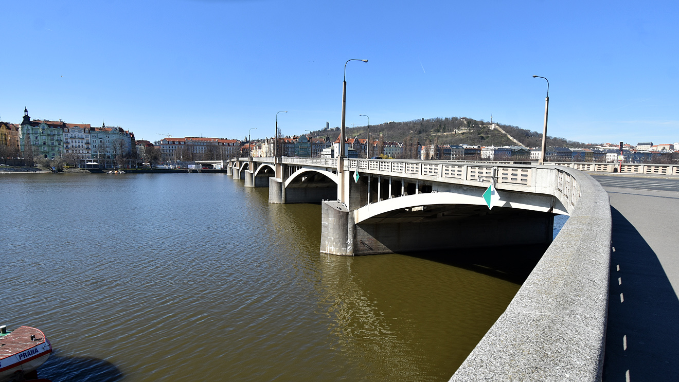 Прага, Jiráskův most