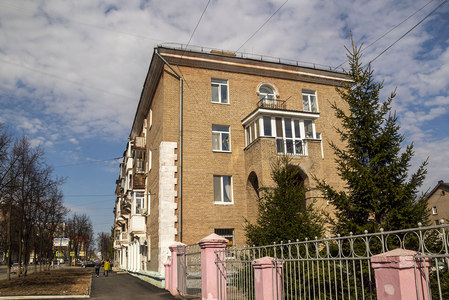 Уфа, Улица Ульяновых, 40 / Улица Калинина, 12