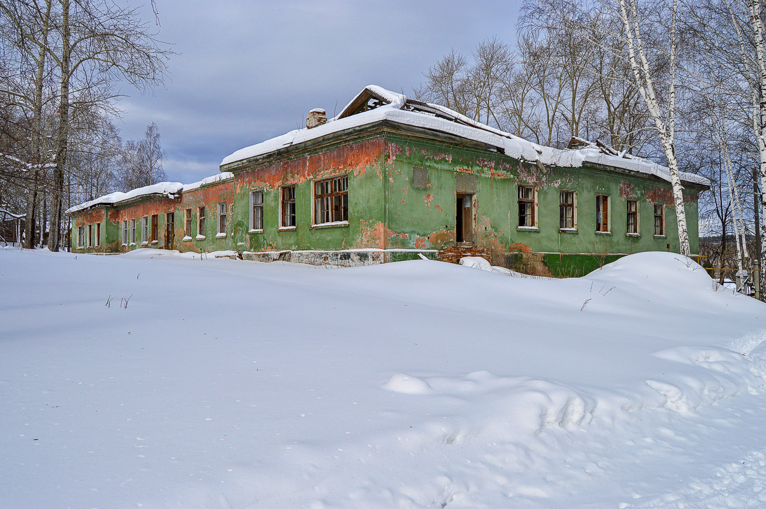 Полевской городской округ, п. Зюзельский, Улица 4-й Пятилетки, 1