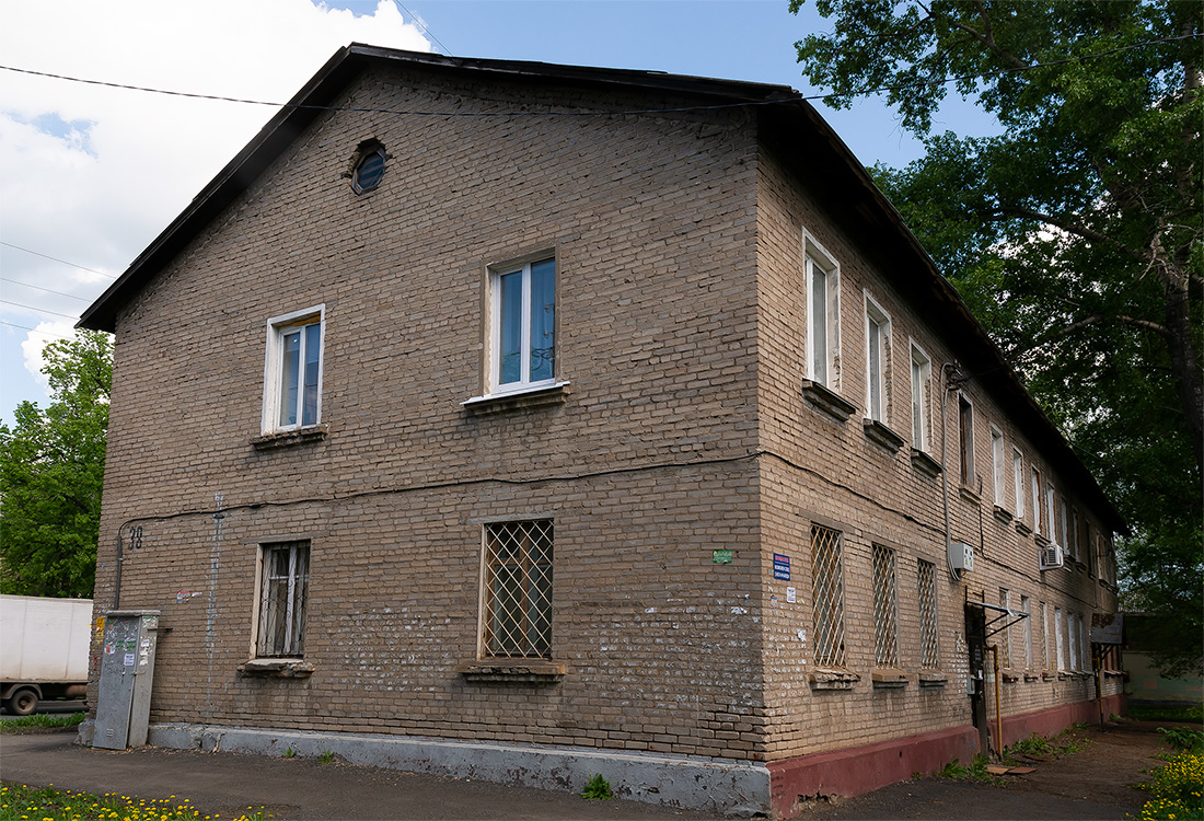 Уфа, Кольцевая улица, 142 / Кремлёвская улица, 38