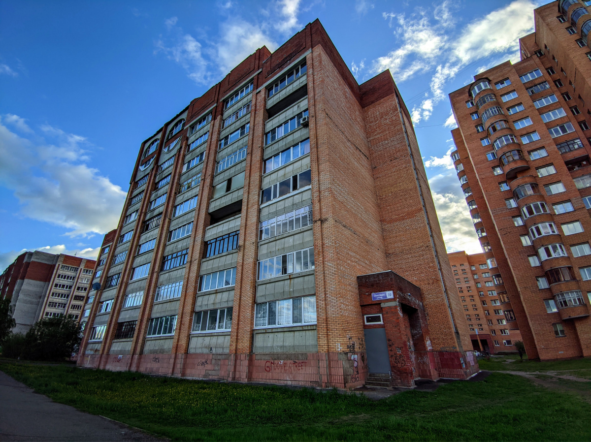 Glazov, Улица Пехтина, 10