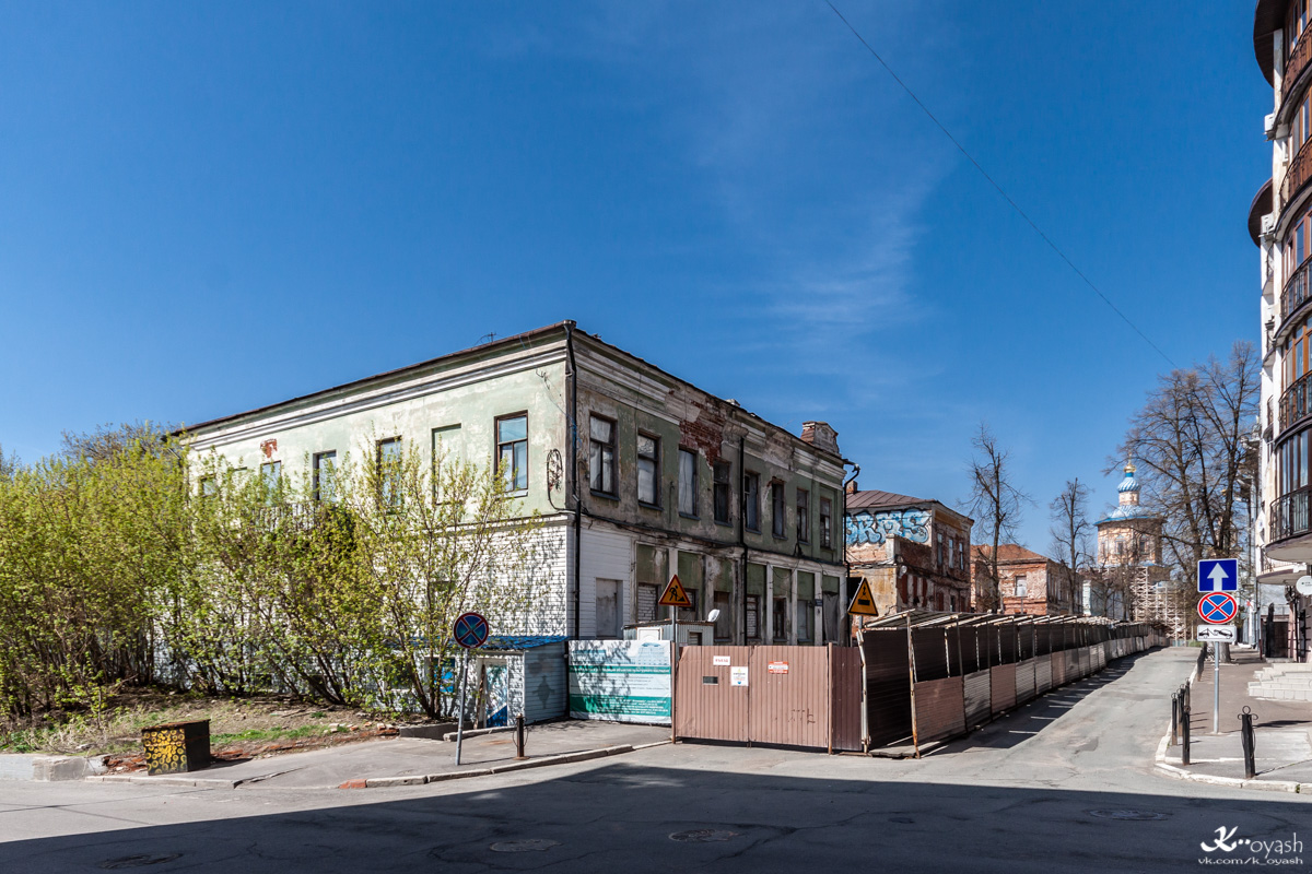 Kasan, Улица Рахматуллина, 8 / Улица Кави Наджми, 11; Улица Рахматуллина, 6 / Улица Кави Наджми, 9