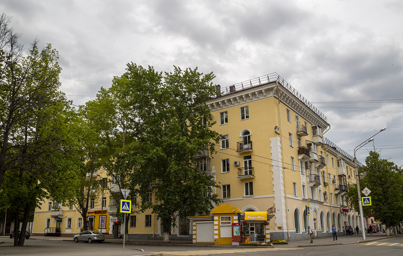 Уфа, Первомайская улица, 17 / Улица Мира, 28