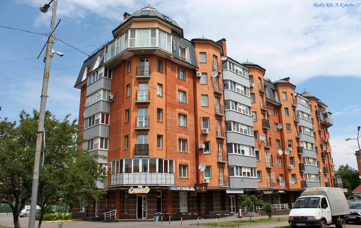 Полтава, Улица Анатолия Кукобы, 27