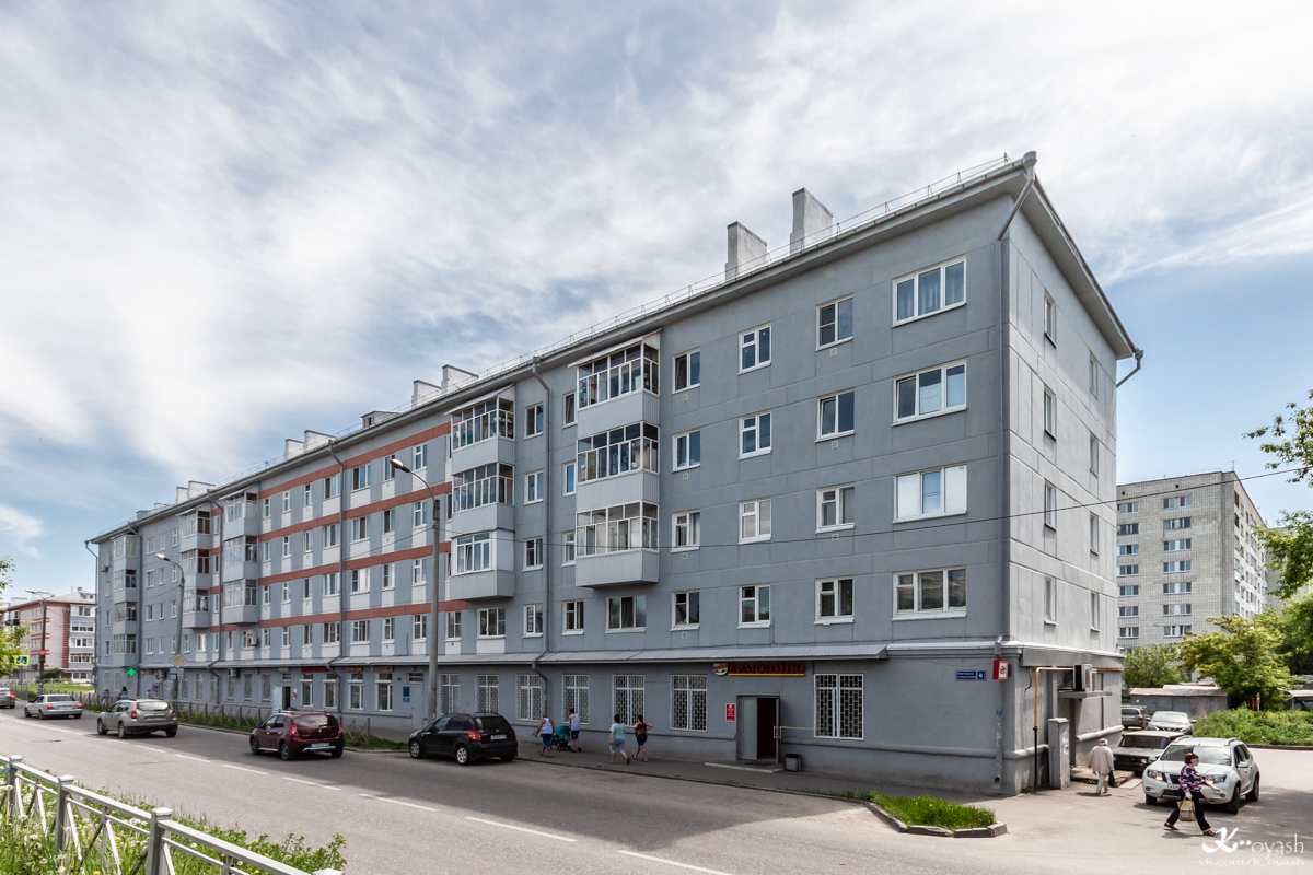 Казань, Улица Ильича, 21 / Улица Лейтенанта Красикова, 8; Улица Лейтенанта Красикова, 8