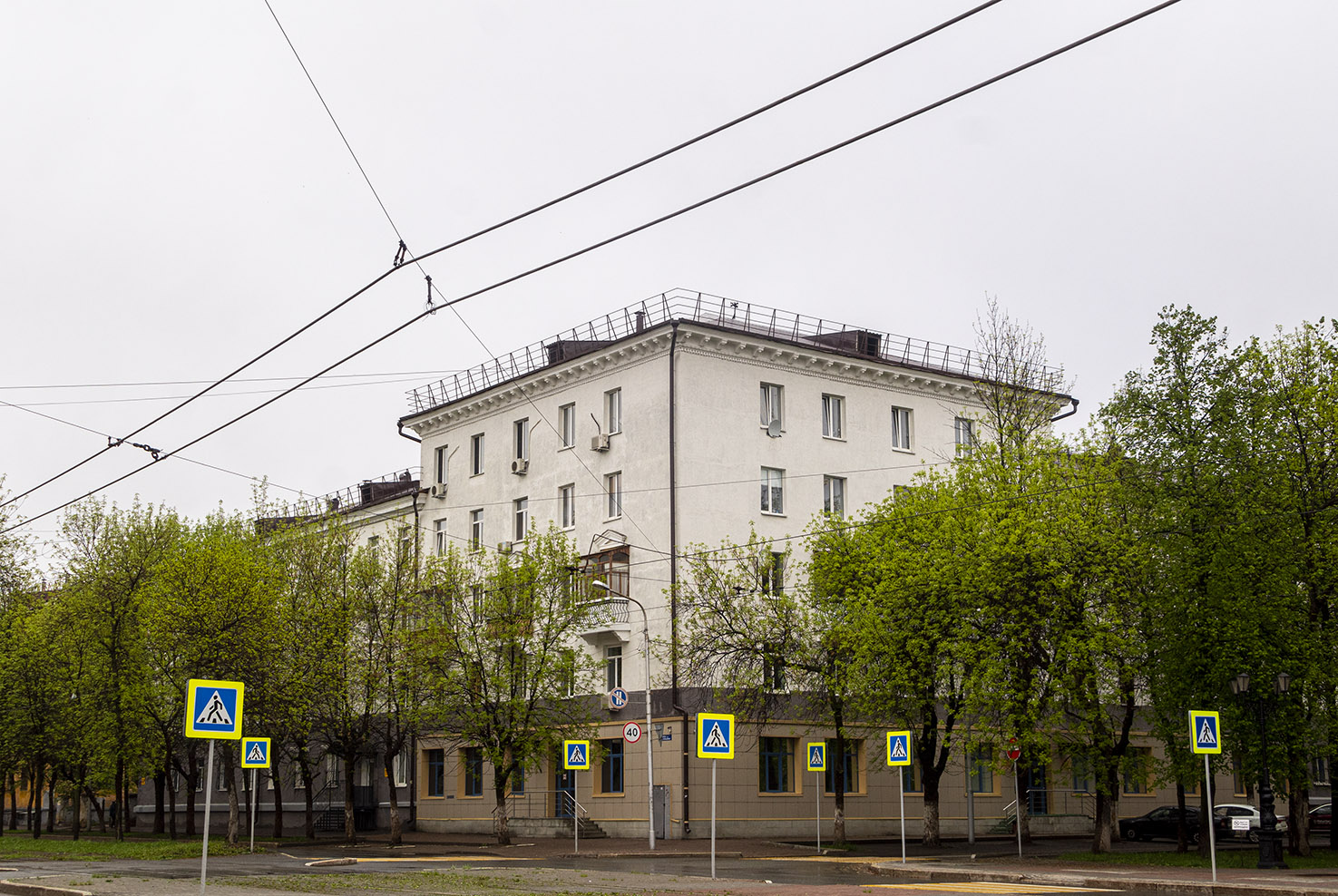 Уфа, Первомайская улица, 11 / Кольцевая улица, 20