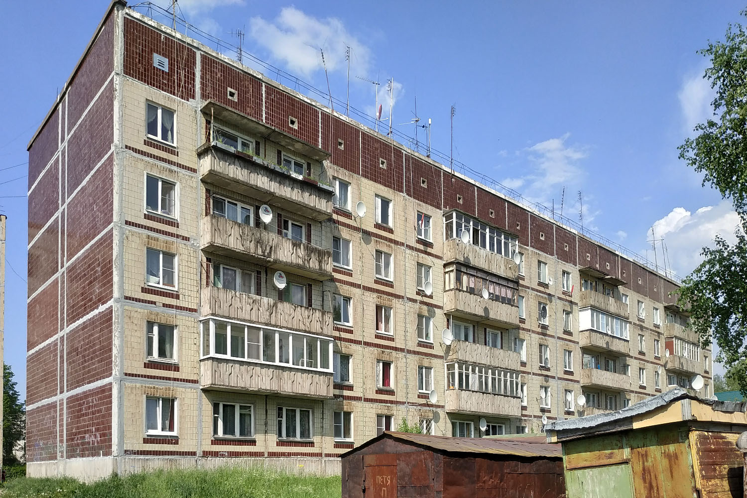 Назия, Школьный проспект, 18