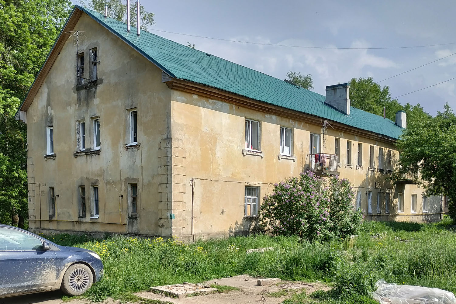 Назия, Комсомольский проспект, 11