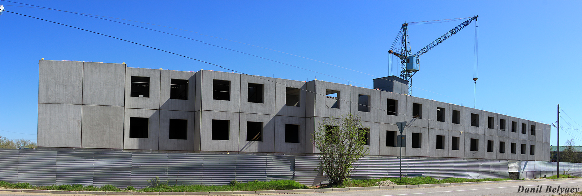 Искателей, Поморская улица, 1