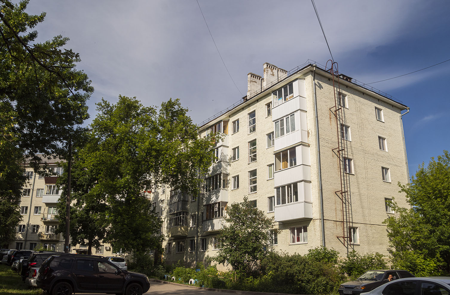 Ufa, Улица Калинина, 30 / Улица Гончарова, 23