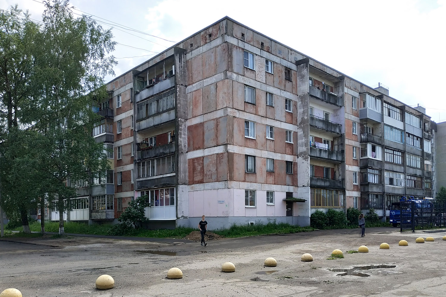 Волхов, Улица Вали Голубевой, 17