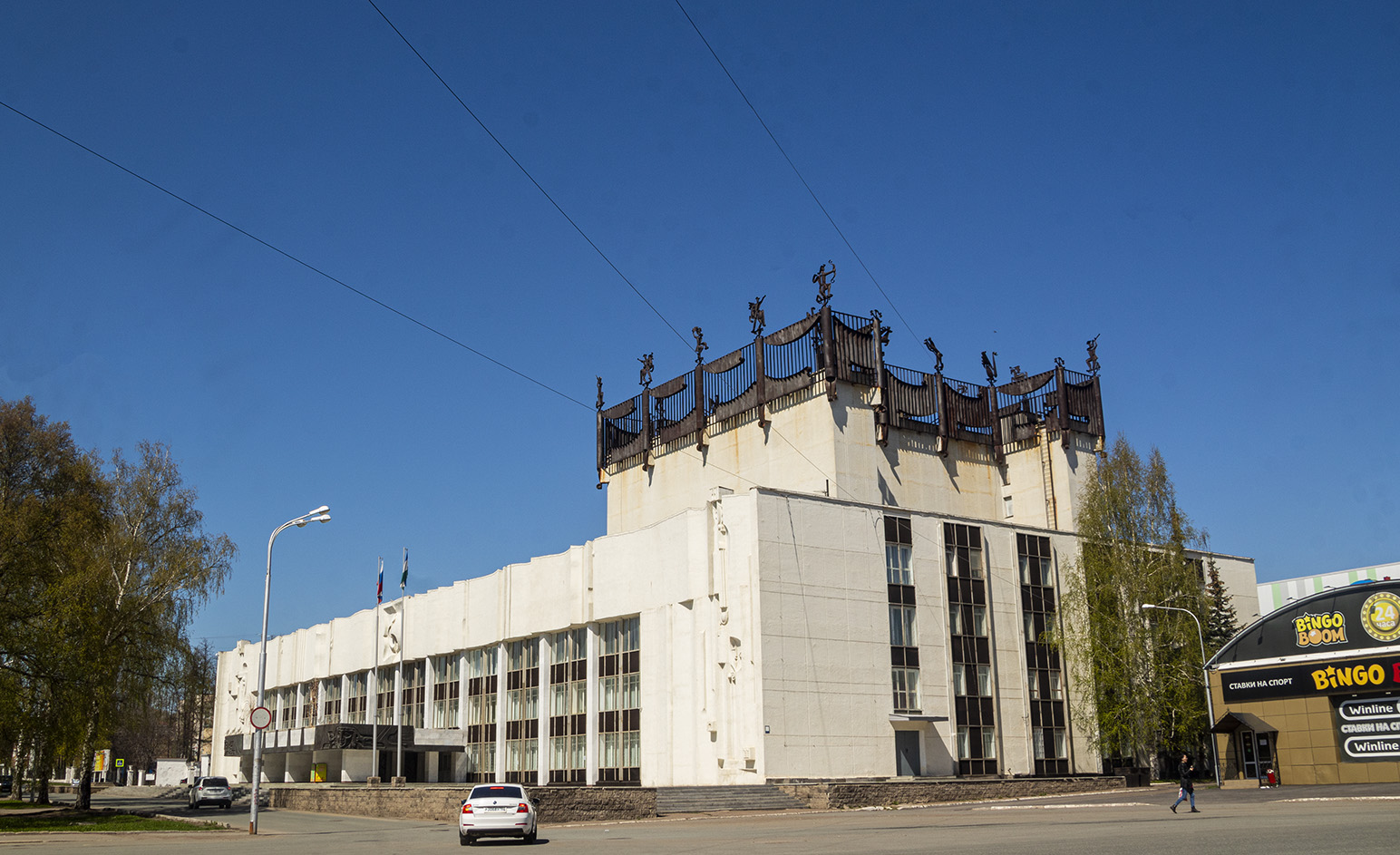 Уфа, Первомайская улица, 47 / Улица Александра Невского, 15