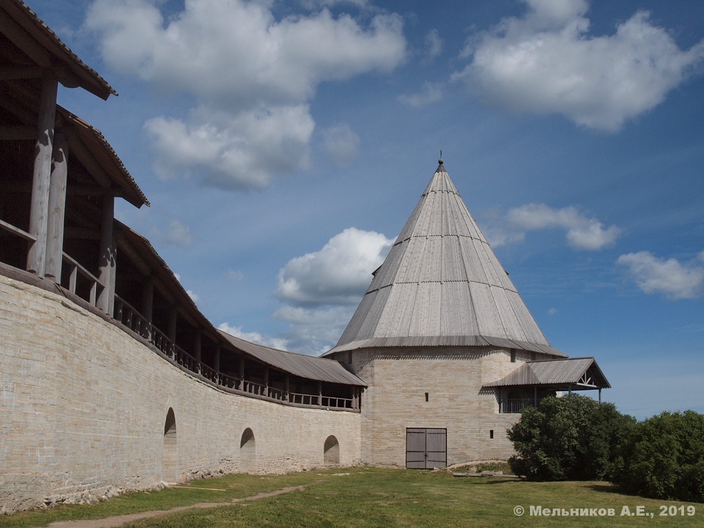Старая Ладога, Волховский проспект, 19 Стрелочная башня
