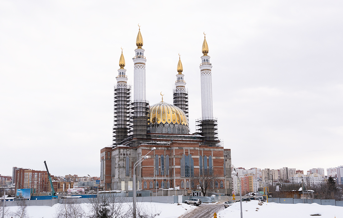 Уфа, Проспект Салавата Юлаева / Коммунистическая улица