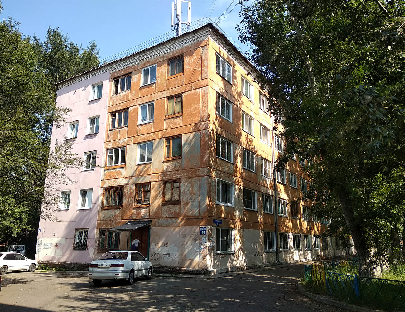 Красноярск, Улица Курчатова, 6