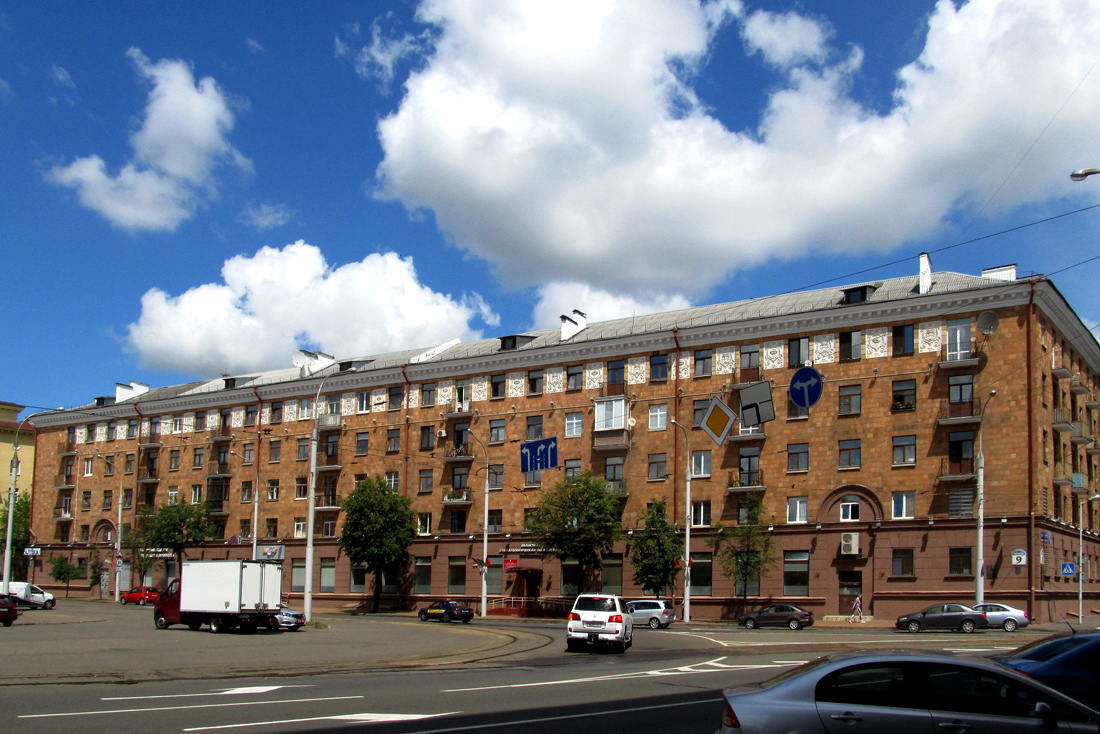Минск, Улица Козлова, 9 / Улица Смолячкова, 2 / Улица Михайлова, 1