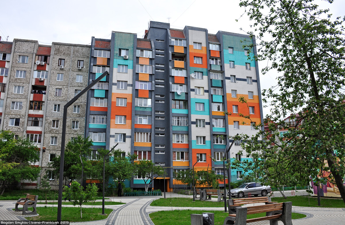 Ивано-Франковск, Улица Ивана Миколайчука, 18
