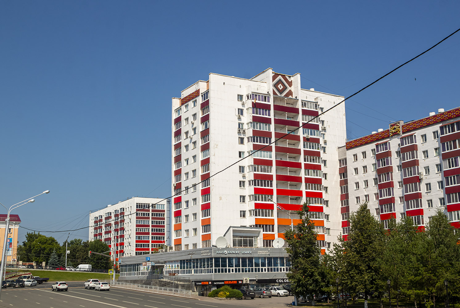Уфа, Улица Мажита Гафури, 2 / Улица Заки Валиди, 1