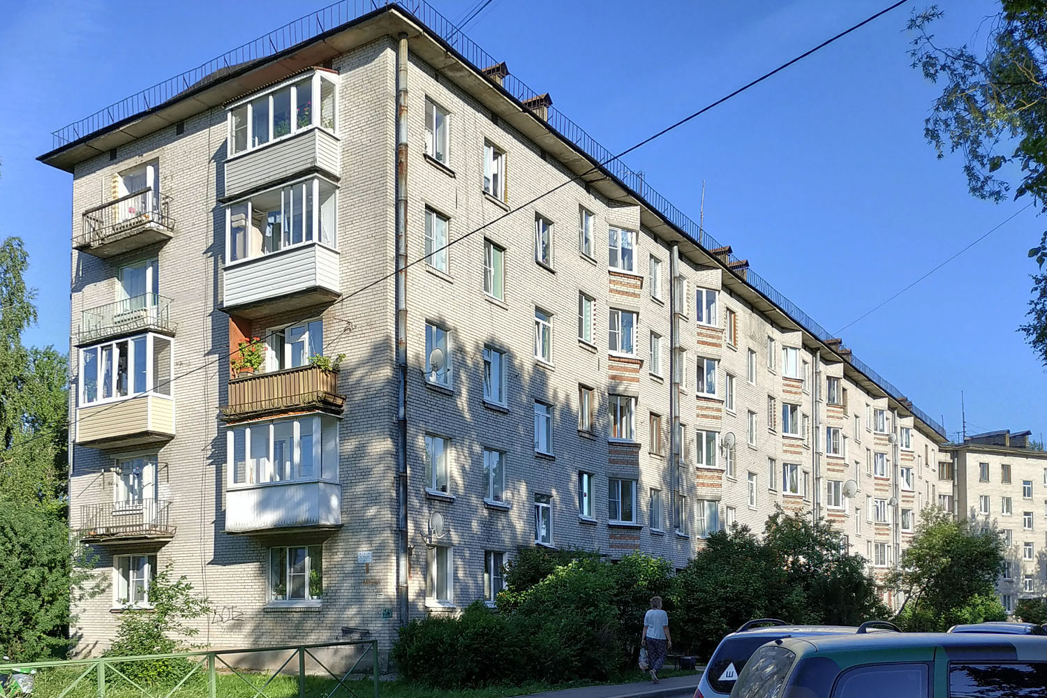 Войсковицы, Площадь Манина, 1