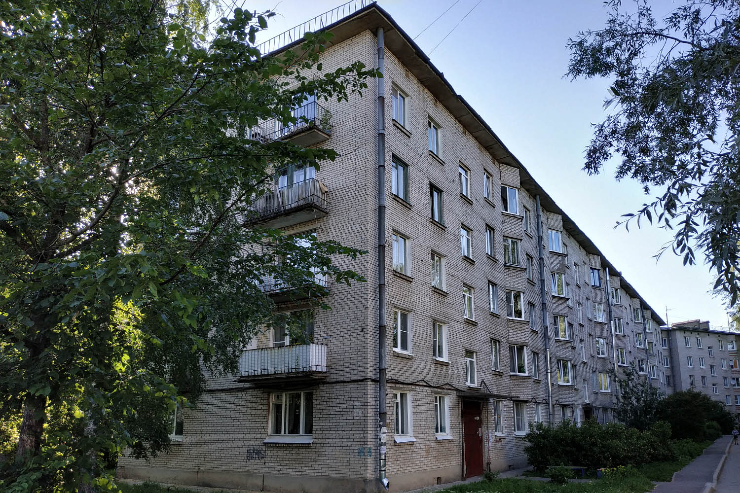 Войсковицы, Площадь Манина, 6
