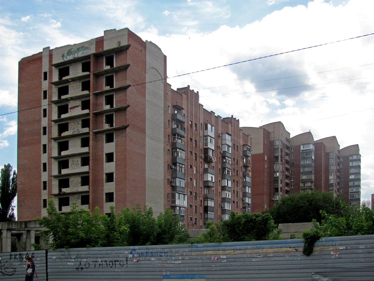 Славянск, Центральная улица, 38; Центральная улица, 42; Центральная улица, 44