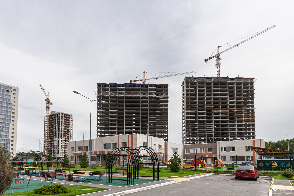 Казань, Улица Рауиса Гареева, 113; Улица Рауиса Гареева, 105Б корп. 2; Улица Рауиса Гареева, 105Б корп. 1; Улица Рауиса Гареева, 105А