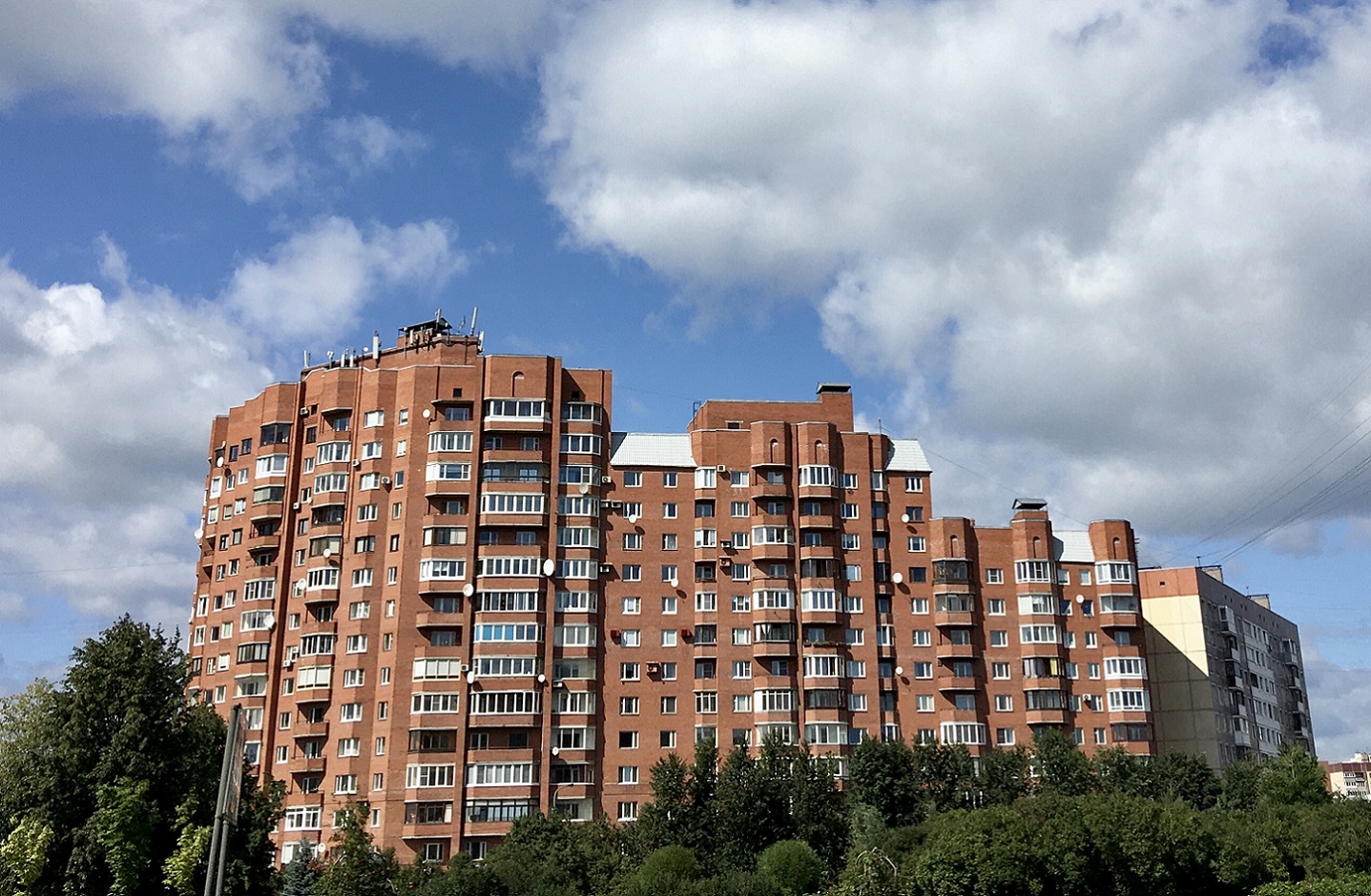 Санкт-Петербург, Комендантский проспект, 27 корп. 1; Комендантский проспект, 27 корп. 2