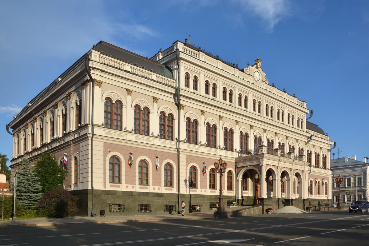Kazan, Улица Карла Маркса, 33 / Улица Пушкина, 62