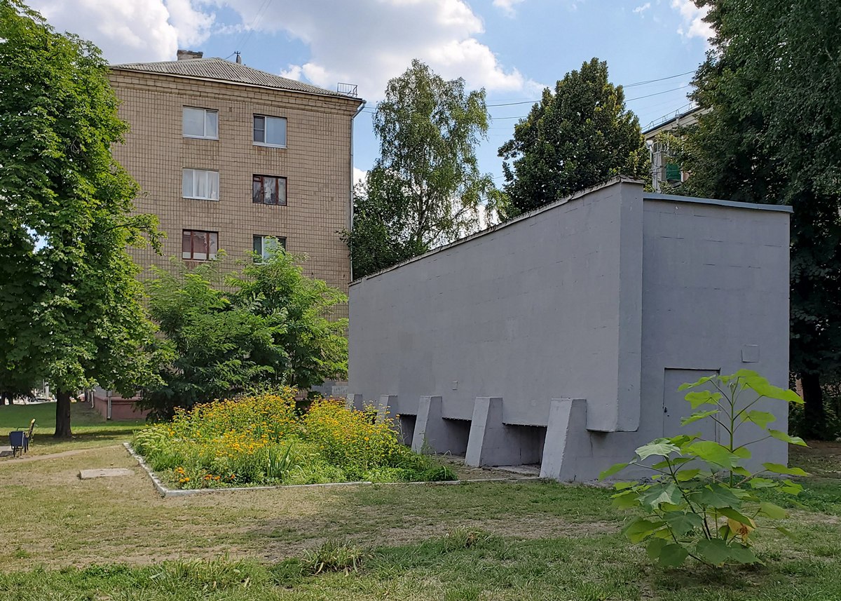 Харьков, Проспект Героев Харькова, 202*; Проспект Героев Харькова, 204 / улица харьковских дивизий, 2