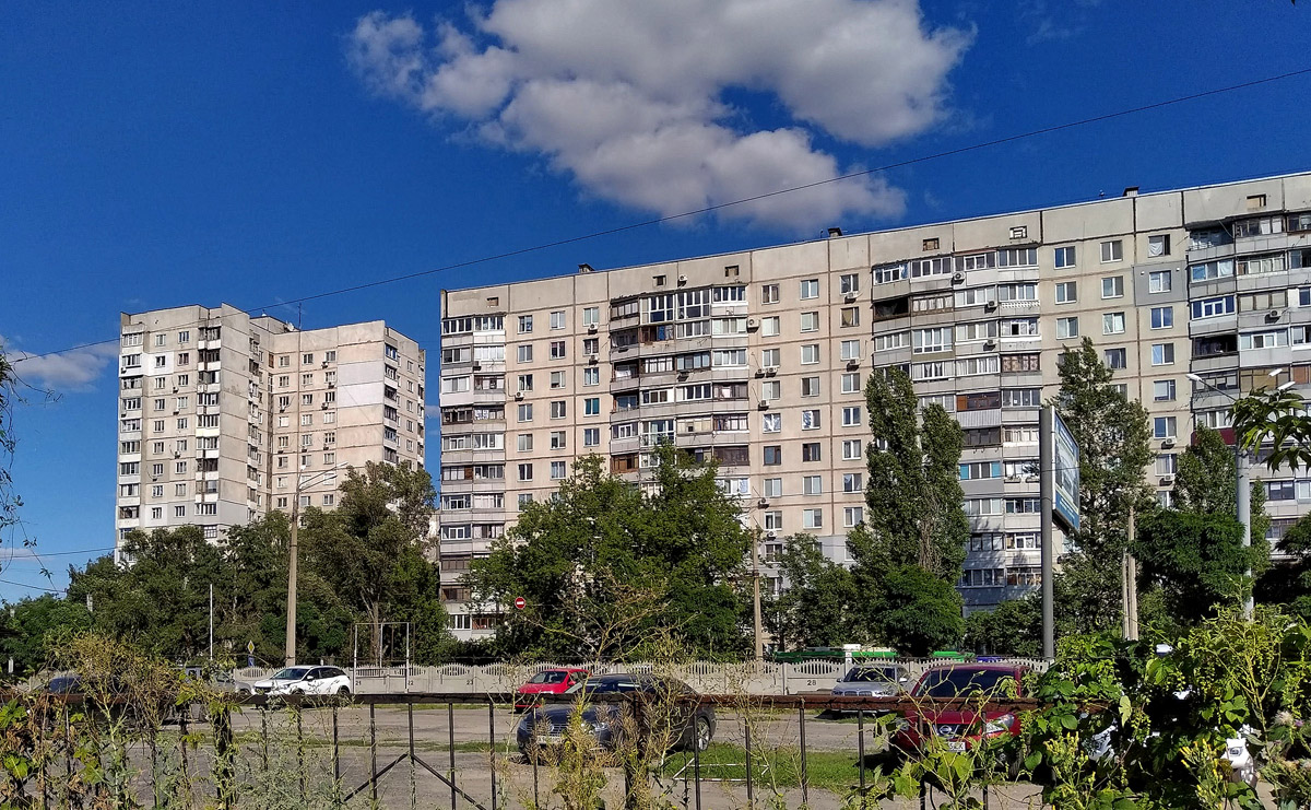 Харьков, Улица Барабашова, 48 / Улица Героев Труда, 2; Улица Барабашова, 46