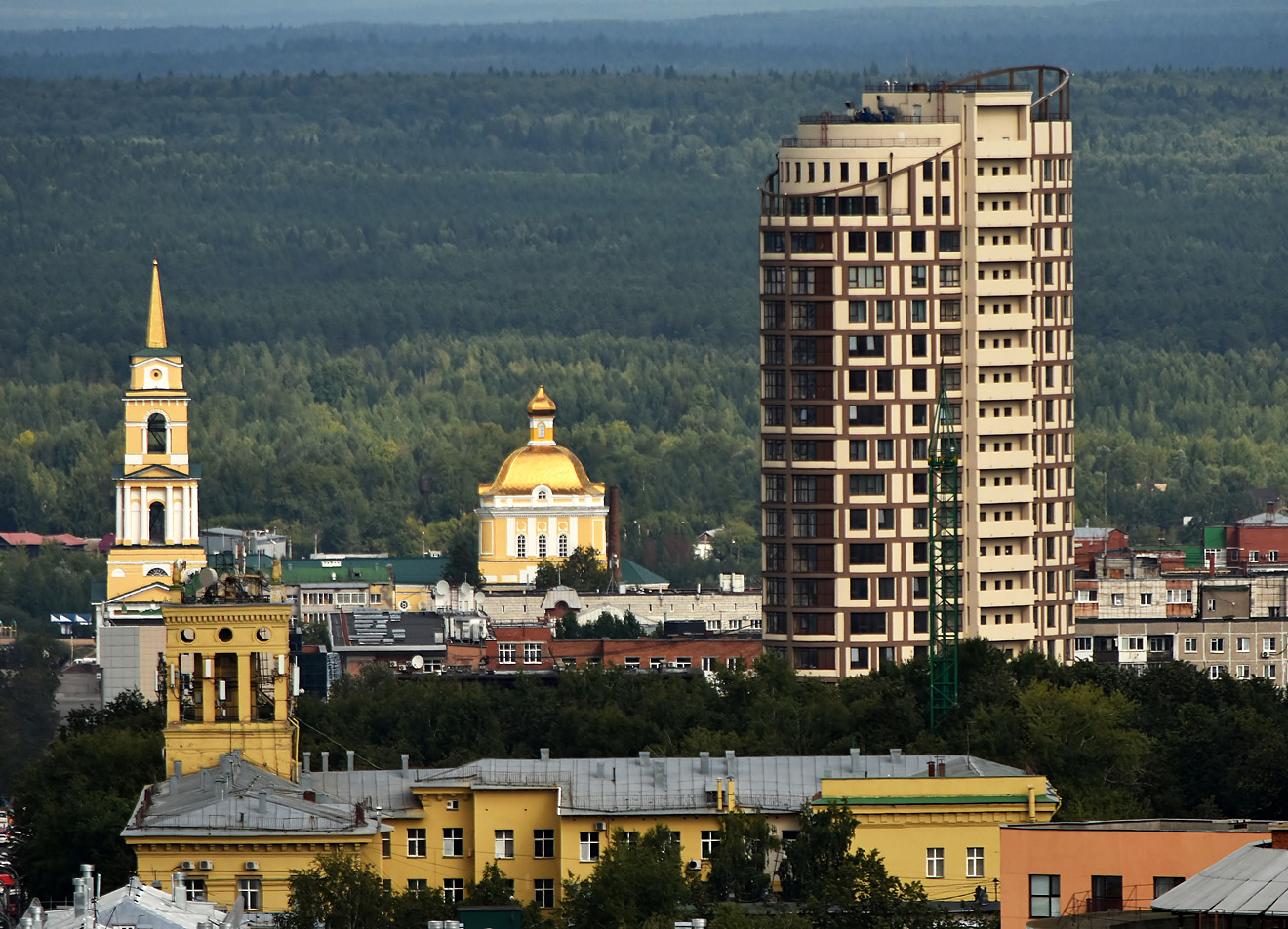 Пермь, Комсомольский проспект, 4; Комсомольский проспект, 48 / Улица Революции, 44; Улица Пушкина, 72. Пермь — Панорамы