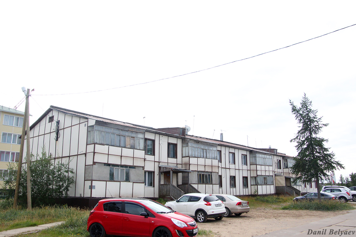 Искателей, Улица Россихина, 10