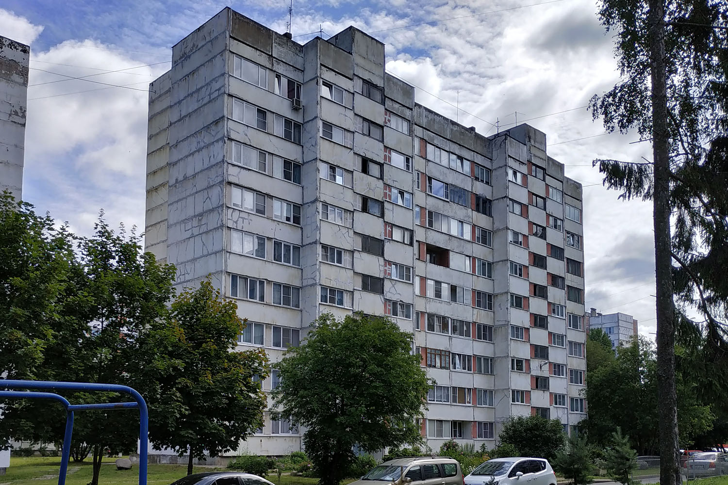 Сосновый Бор, Молодежная улица, 12
