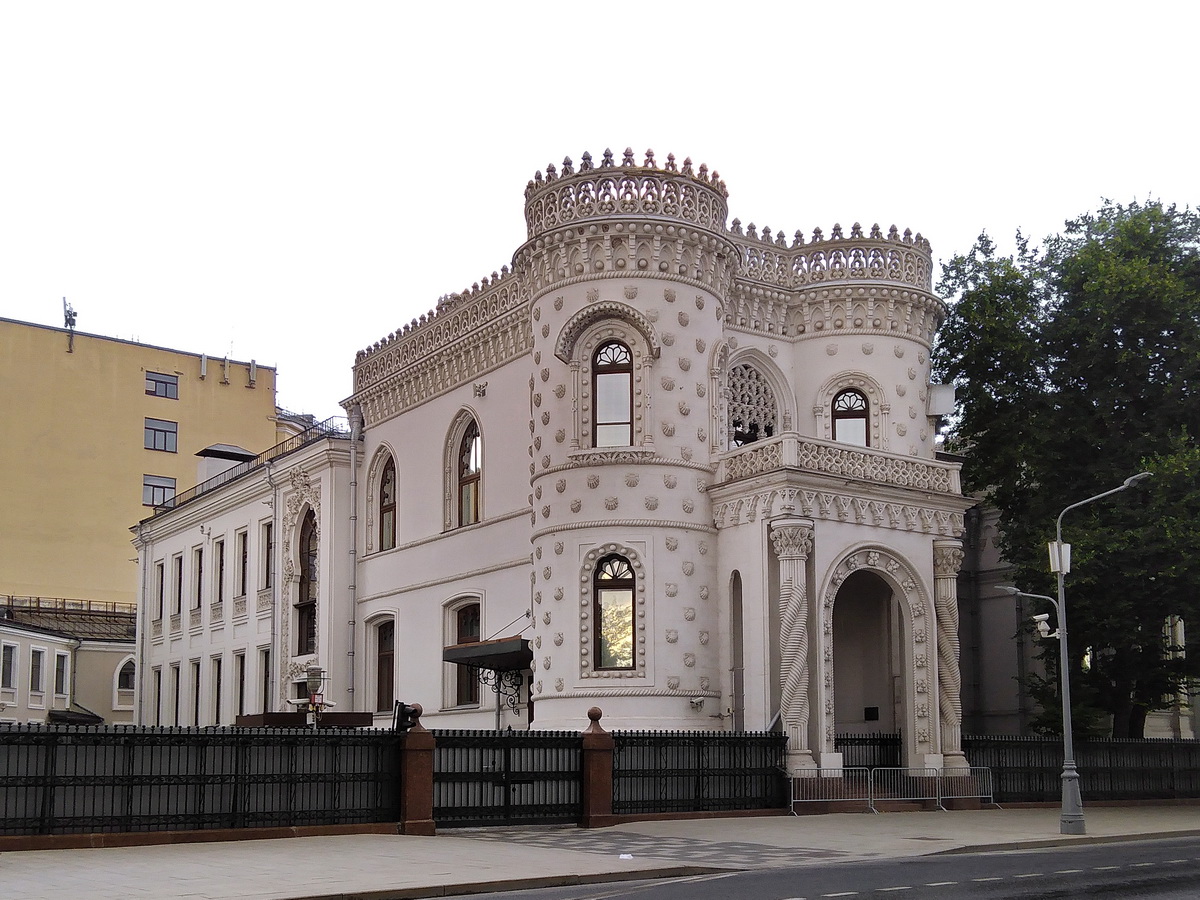 Москва, Улица Воздвиженка, 16 стр. 1