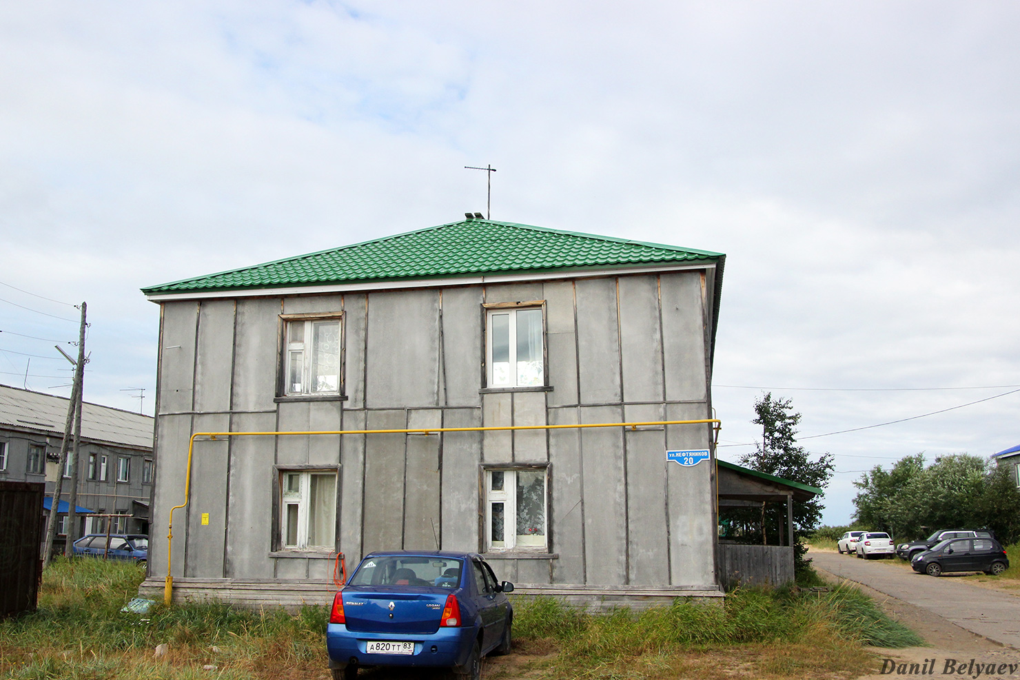 Искателей, Улица Нефтяников, 20