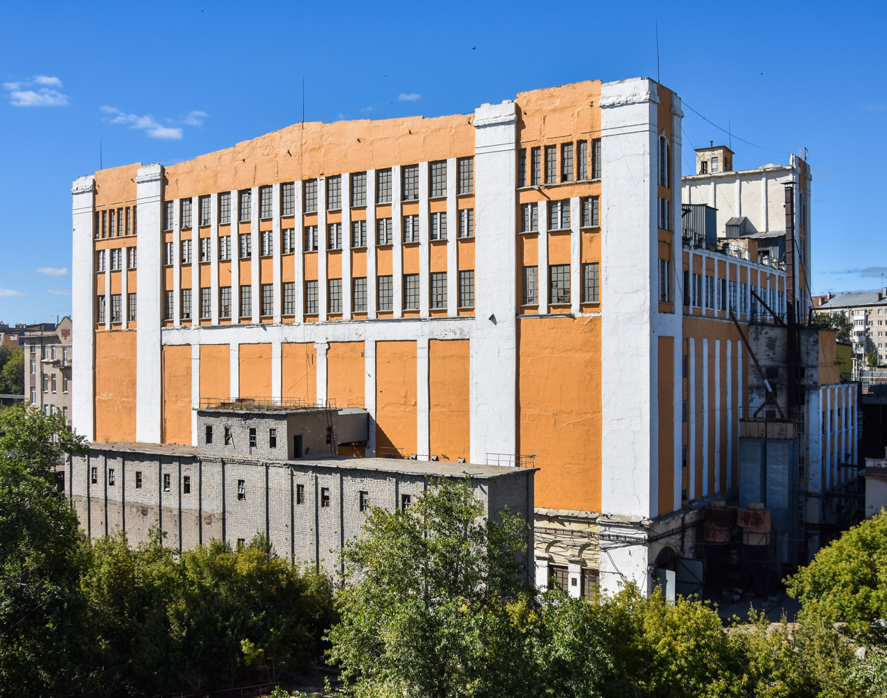 Самара, Хлебная площадь, 4-6-8 (элеватор)