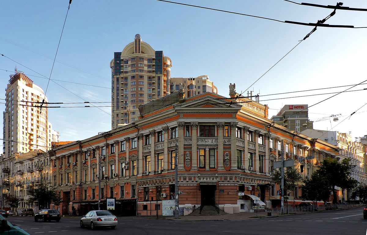 Киев, Улица Саксаганского, 108 / Улица Симона Петлюры, 16
